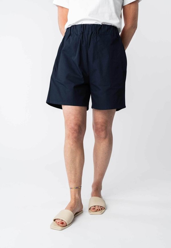 Melawear Rila Shorts mit elastischem Bund (navy)